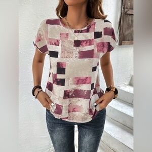 NWOT Women’s Graphic Print Crew Neck Short Sleeve Geometric Pattern Blouse S-XL